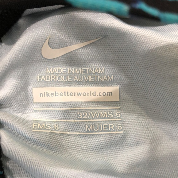 Nike one piece swimsuit. Size 6 - Picture 4 of 4